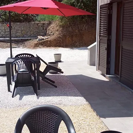 Casale Gabriella Bilocale Con Porticato * Capoliveri (Isola d'Elba)